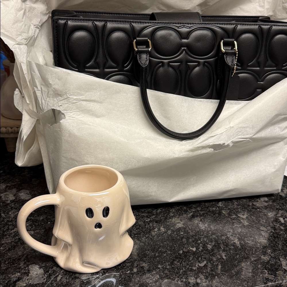 BRAND NEW: Maggie Tote Bag In Signature Leather - Picture 3 of 9